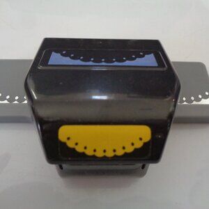 EK Success Paper Punch Border Rounded Scallop Dots